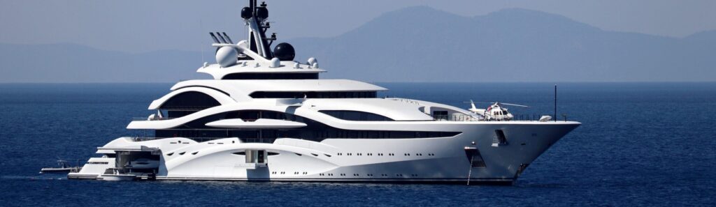 LUXURY YACHT CHARTER